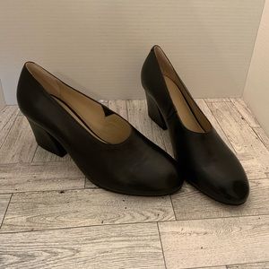 COPY - Botkier New York Black Haven Pumps size 9.5; with 2.5 Heel